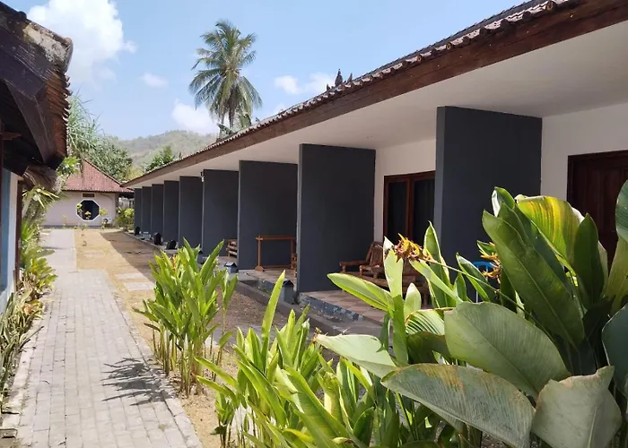 Surfers Beachfront Lombok